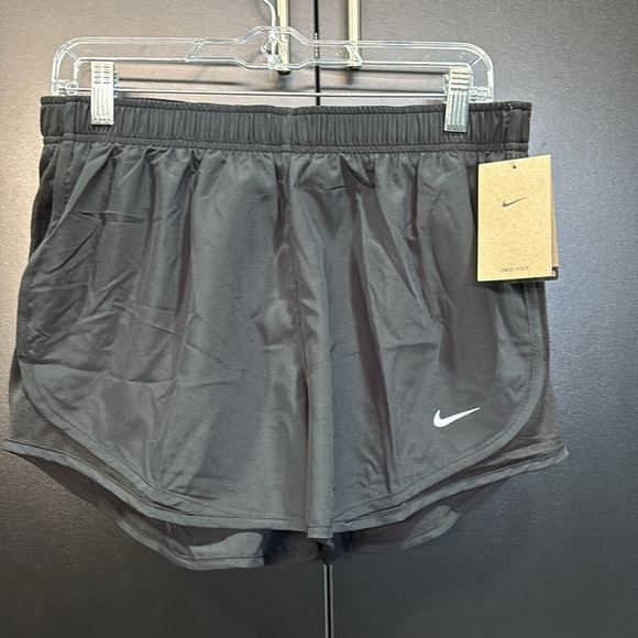 Nike DRI-FIT Running Shorts,mesh panels,reflective logo,elastic drawstring waist - Picture 1 of 9